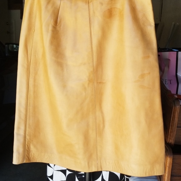 Clothes - Picture 3 of 8